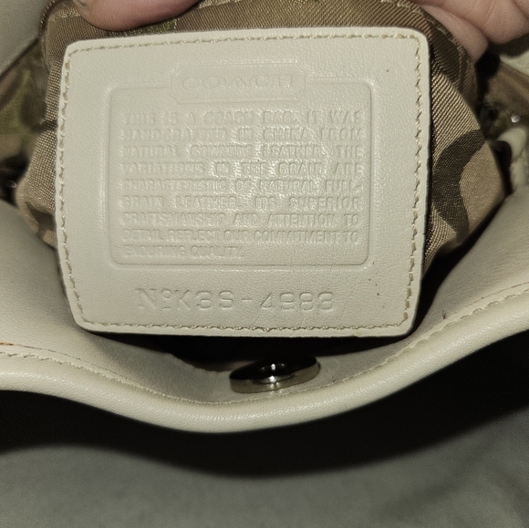 Coach Womans Vintage White Hobo Bag - Picture 11 of 15